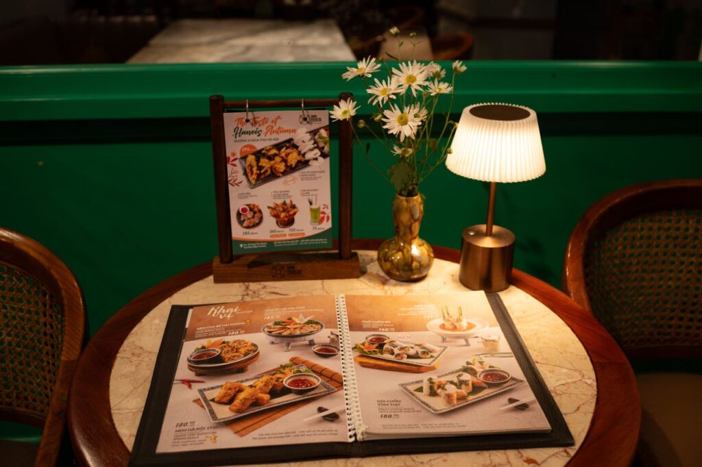 syon lounge review